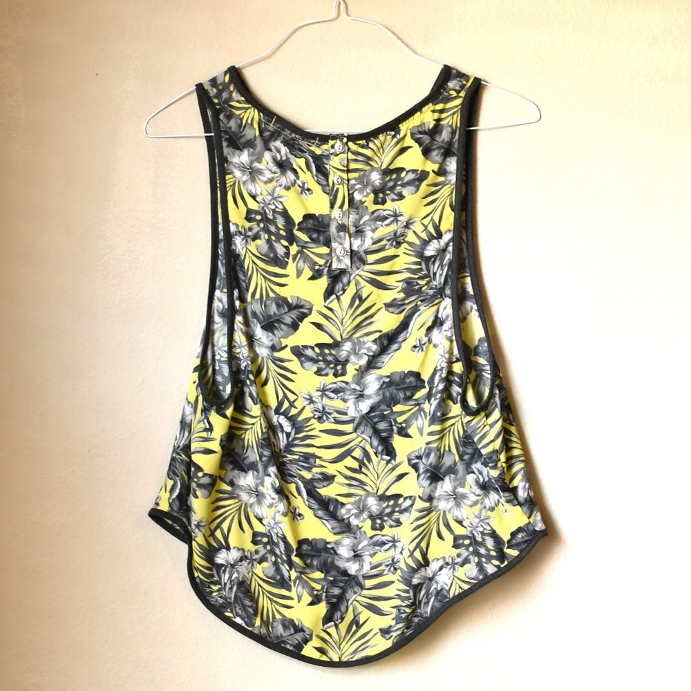 Rewind Patterned Muscle Tee - Picture 2 of 6